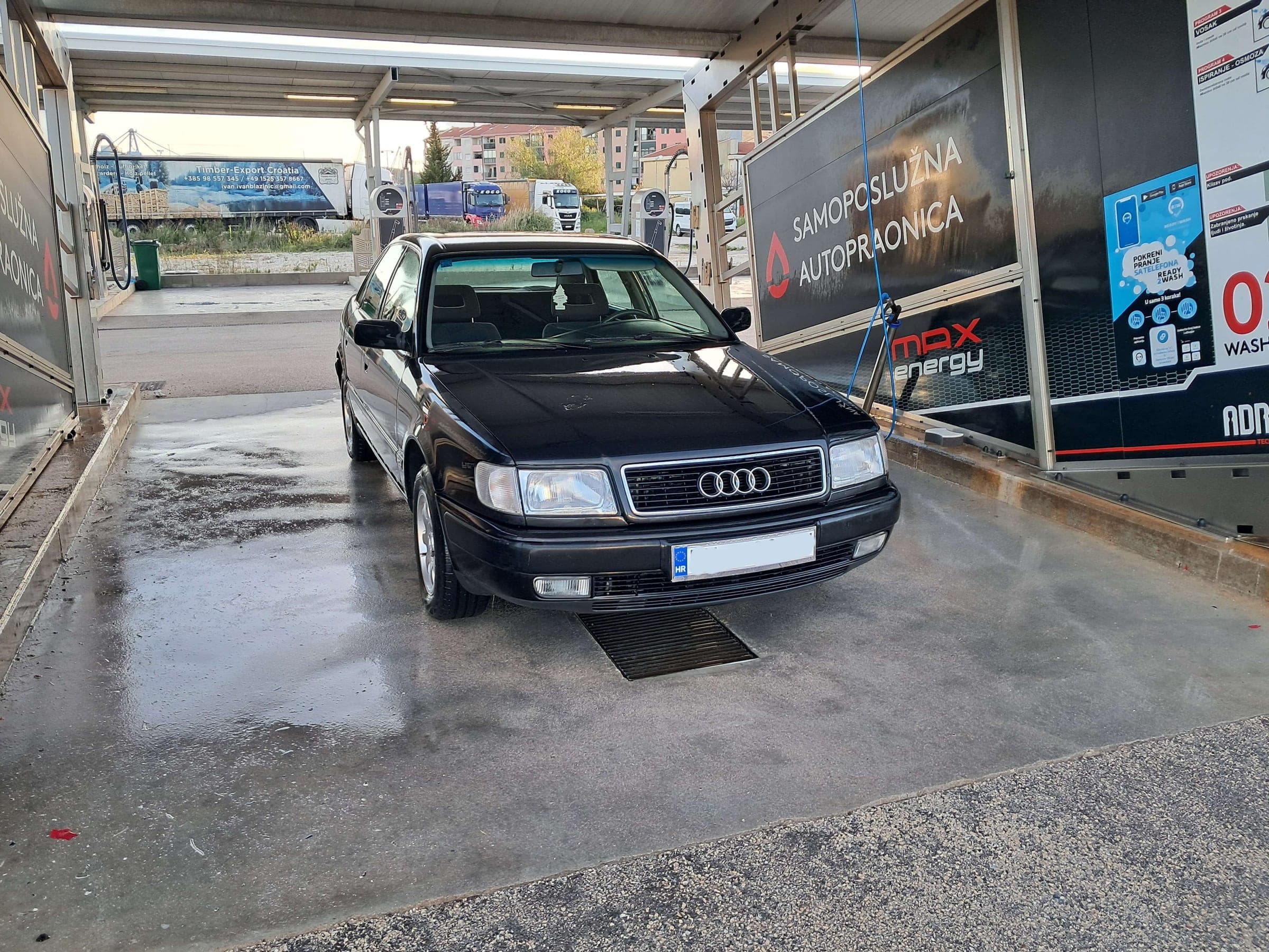 1993 Audi 100 C4 2.6E