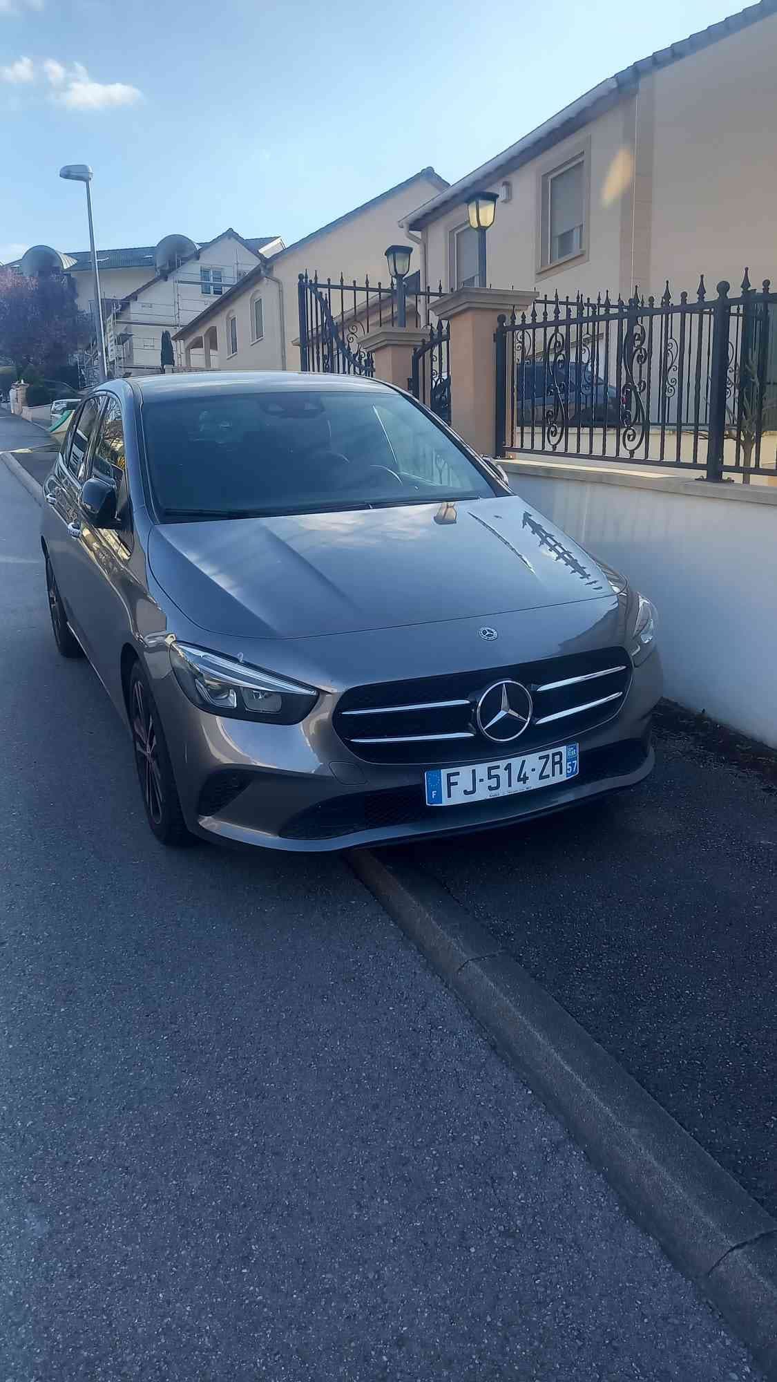 2021 Mercedes-Benz B180
