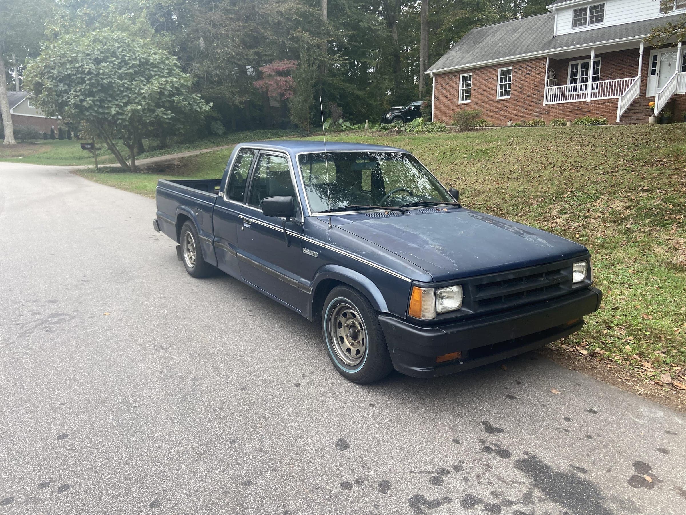 1989 Mazda B2200
