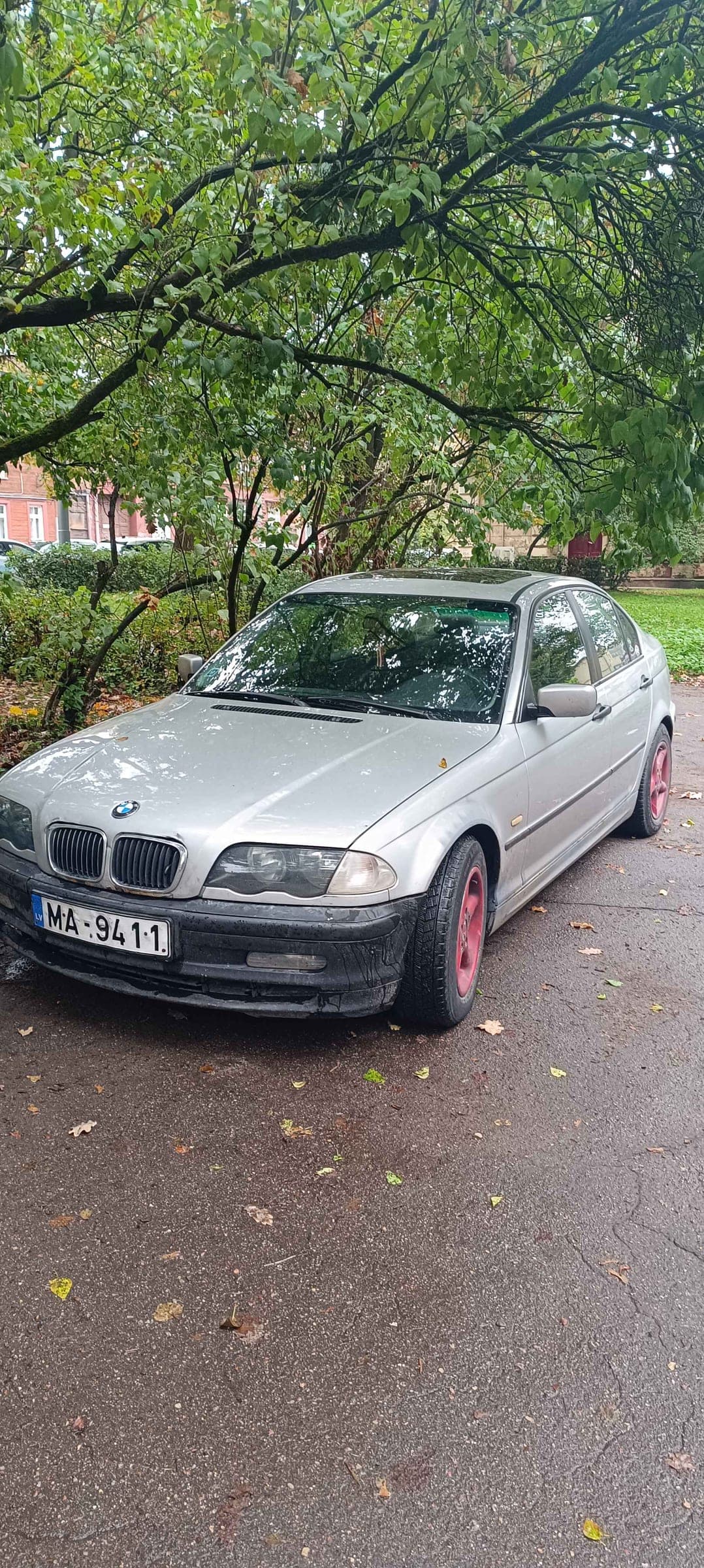 2001 BMW 320d (E46)